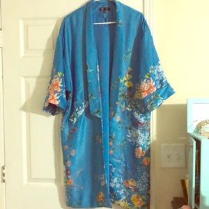 Beautiful Kimono new without tags